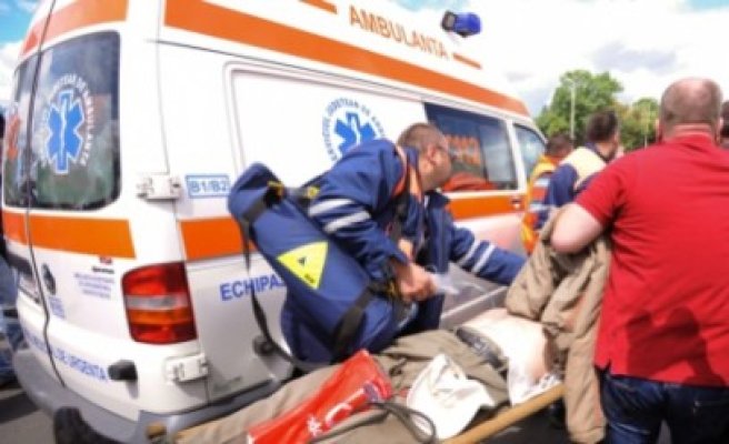 Exclusiv: Şefa Enel Constanţa, internată la Brăila, după ce a intrat cu maşina într-un copac